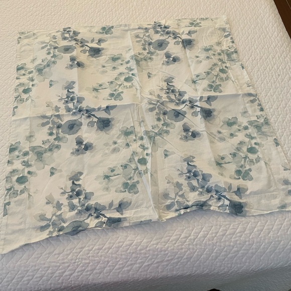Pottery barn king duvet set Floral Blue and White - Picture 10 of 10